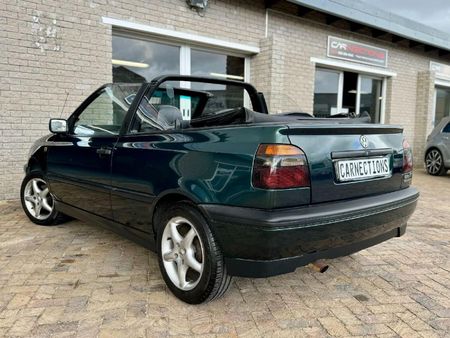1996-Volkswagen-Golf-3-Cabriolet-18_3