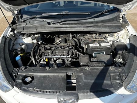 2013-Hyundai-ix35-20-GL-Premium_11