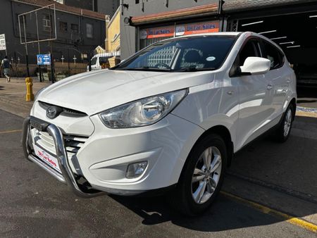 2013-Hyundai-ix35-20-GL-Premium_12