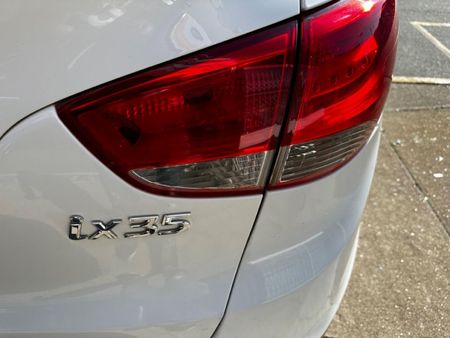 2013-Hyundai-ix35-20-GL-Premium_13