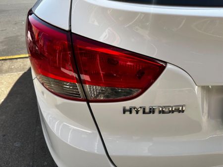 2013-Hyundai-ix35-20-GL-Premium_14