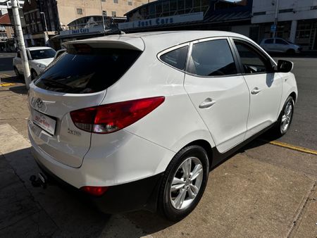2013-Hyundai-ix35-20-GL-Premium_16