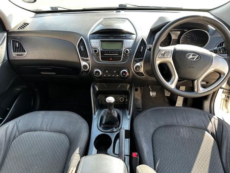 2013-Hyundai-ix35-20-GL-Premium_3