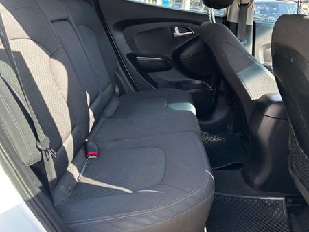 2013-Hyundai-ix35-20-GL-Premium_5