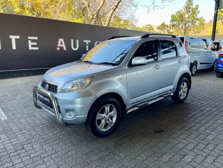 2010-Daihatsu-Terios-4x4_0