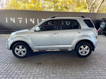 2010-Daihatsu-Terios-4x4_1
