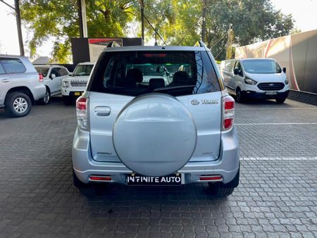 2010-Daihatsu-Terios-4x4_3