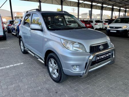 2010-Daihatsu-Terios-4x4_4