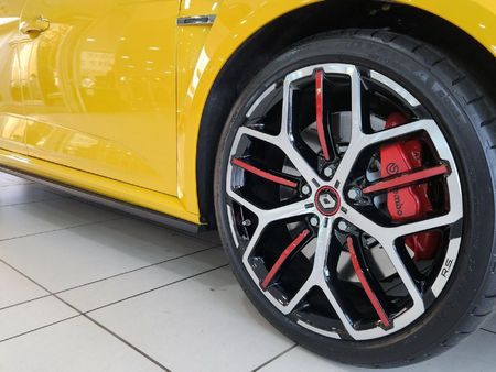 2024-Renault-Megane-RS-300-Trophy-EDC_10