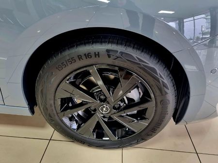 2024-Opel-Corsa-12T-Edition_11