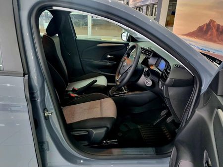 2024-Opel-Corsa-12T-Edition_16