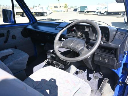 2001-Volkswagen-Caravelle-Exclusive-26i_3