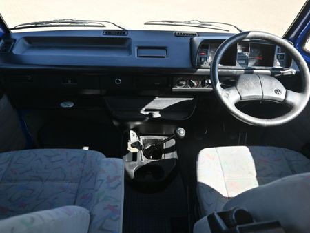 2001-Volkswagen-Caravelle-Exclusive-26i_5