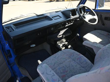 2001-Volkswagen-Caravelle-Exclusive-26i_7