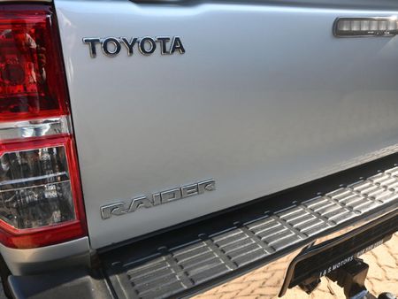 2011-Toyota-Hilux-30-D-4D-Raider-Raised-Body-Single-Cab_9