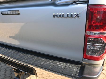 2011-Toyota-Hilux-30-D-4D-Raider-Raised-Body-Single-Cab_10