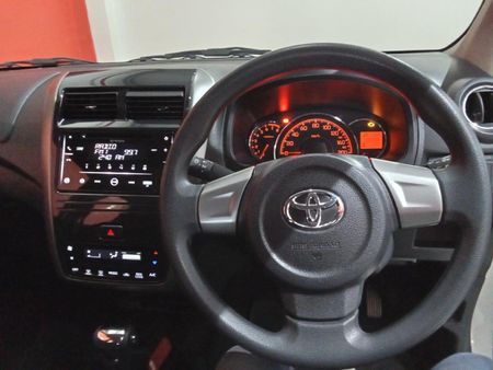 2022-Toyota-Agya-10-Auto_5