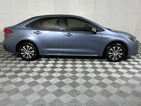 2022-Toyota-Corolla-18-XS-Hybrid-Auto_15