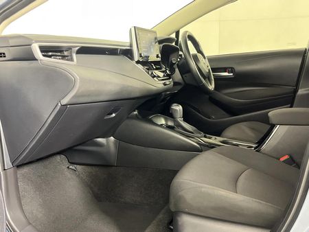 2022-Toyota-Corolla-18-XS-Hybrid-Auto_8