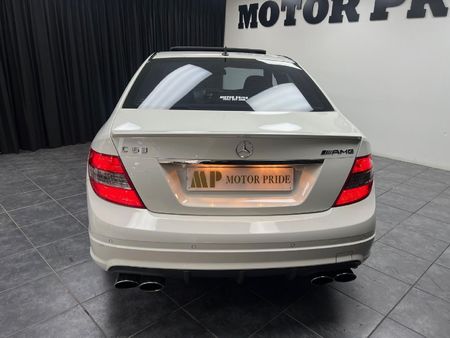 2008-Mercedes-AMG-C-Class-C63-AMG_10