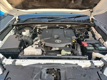 2016-Toyota-Hilux-24-GD-6-SRX-4x4-Single-Cab_9