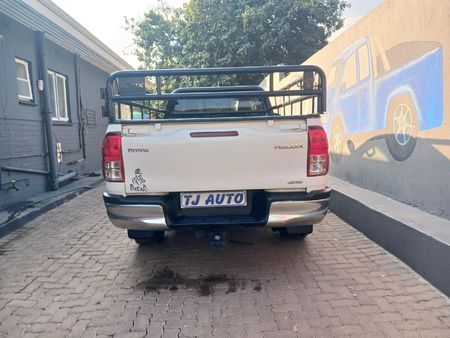 2016-Toyota-Hilux-24-GD-6-SRX-4x4-Single-Cab_3