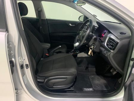 2020-Kia-Rio-14-EX-5-dr-Auto_12