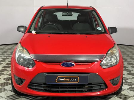 2012-Ford-Figo-14-Ambiente_13