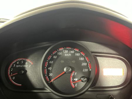 2012-Ford-Figo-14-Ambiente_2