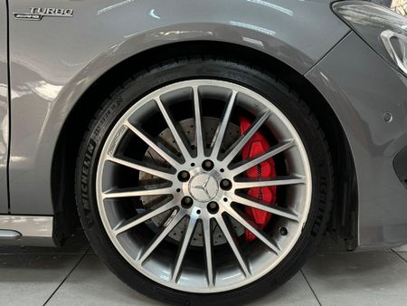 2014-Mercedes-AMG-CLA-45-AMG_13
