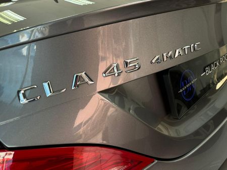 2014-Mercedes-AMG-CLA-45-AMG_14