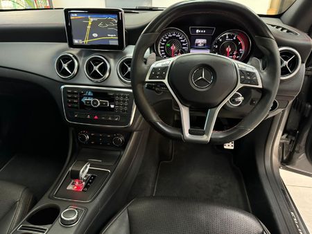 2014-Mercedes-AMG-CLA-45-AMG_5