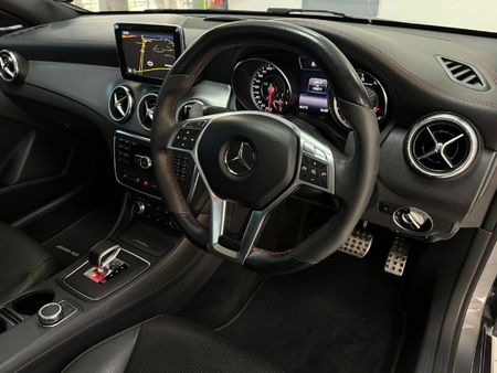 2014-Mercedes-AMG-CLA-45-AMG_6