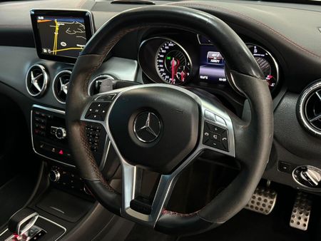 2014-Mercedes-AMG-CLA-45-AMG_7
