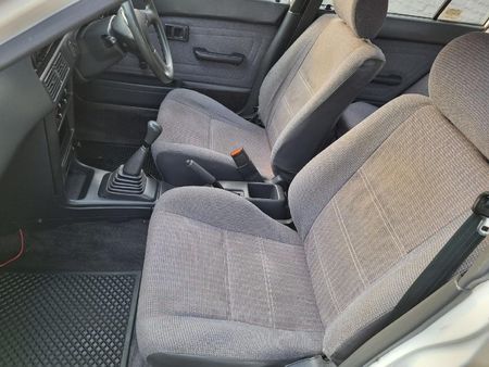 1992-Toyota-Corolla-16-GL_9