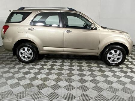 2010-Daihatsu-Terios-4x4_14