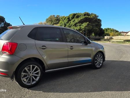 2021-Volkswagen-Polo-Vivo-14-Mswenko-5-dr_9