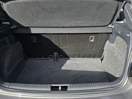 2021-Volkswagen-Polo-Vivo-14-Mswenko-5-dr_3
