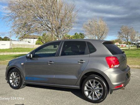 2021-Volkswagen-Polo-Vivo-14-Mswenko-5-dr_8