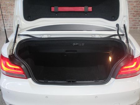 2014-BMW-1-Series-120i-Convertible-M-Sport_16