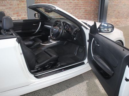 2014-BMW-1-Series-120i-Convertible-M-Sport_6