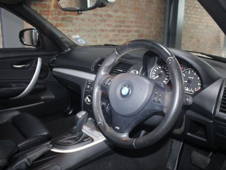 2014-BMW-1-Series-120i-Convertible-M-Sport_7