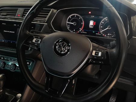 2018-Volkswagen-Tiguan-20-TDI-Highline-4Motion-Auto_12