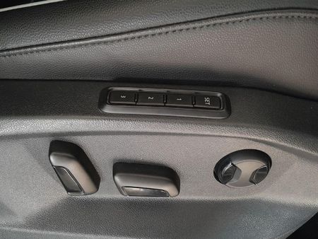 2018-Volkswagen-Tiguan-20-TDI-Highline-4Motion-Auto_16