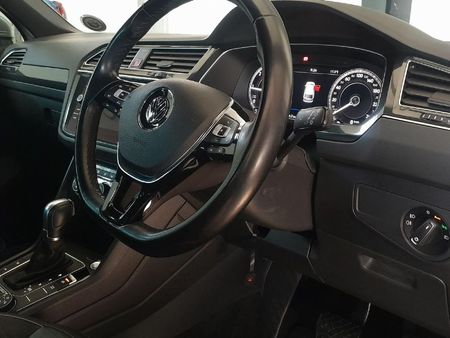 2018-Volkswagen-Tiguan-20-TDI-Highline-4Motion-Auto_8