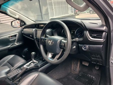 2021-Toyota-Fortuner-24-GD-6-Raised-Body-Auto_9