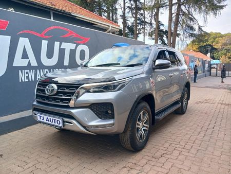 2021-Toyota-Fortuner-24-GD-6-Raised-Body-Auto_1
