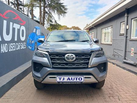 2021-Toyota-Fortuner-24-GD-6-Raised-Body-Auto_2