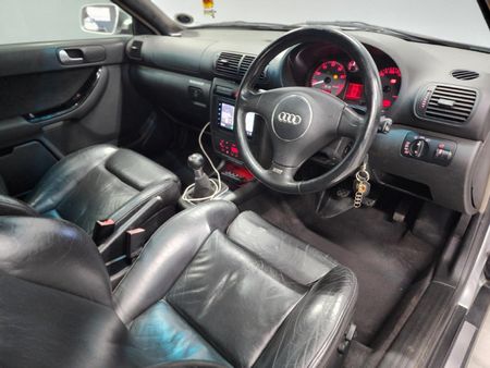 2002-Audi-S3-3-dr-quattro_11