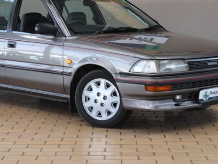 1990-Toyota-Corolla-16-GLi-Twin-Cam-Exec_1